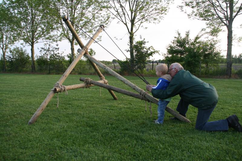 Activiteiten kattapult bouwen en schieten